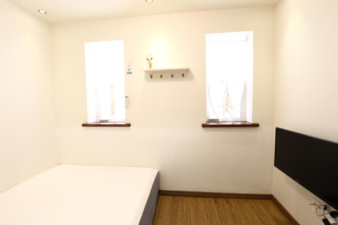 Yujung Guesthouse Jeonju Bagian luar foto