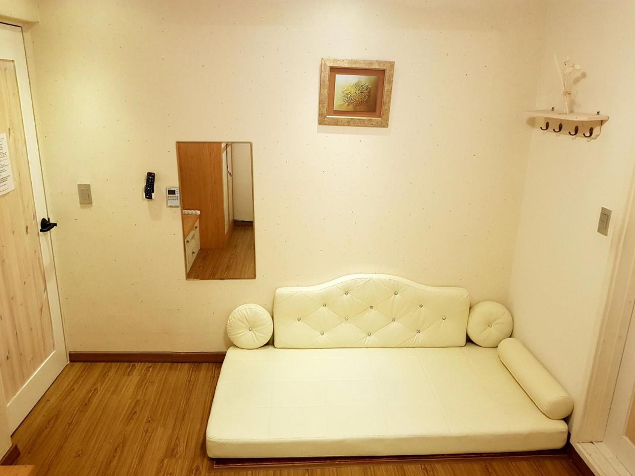 Yujung Guesthouse Jeonju Bagian luar foto