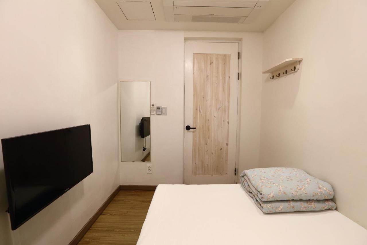 Yujung Guesthouse Jeonju Bagian luar foto