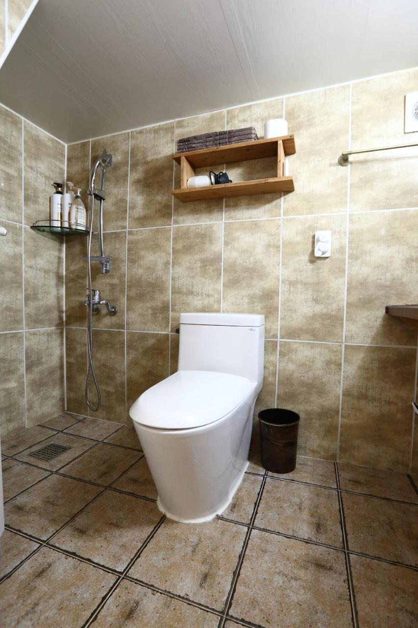 Yujung Guesthouse Jeonju Bagian luar foto