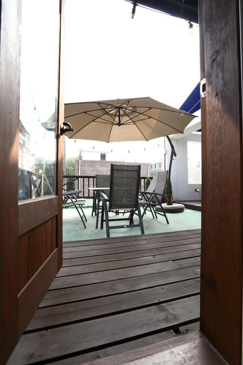 Yujung Guesthouse Jeonju Bagian luar foto